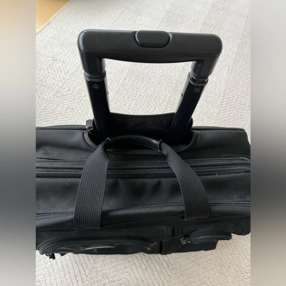 Tumi Medium Trip 2 Wheeler  Briefcase Travel Bag luggage Black